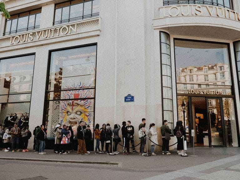 Paris Shopping - Best Shops in Paris - Rue de Rivoli