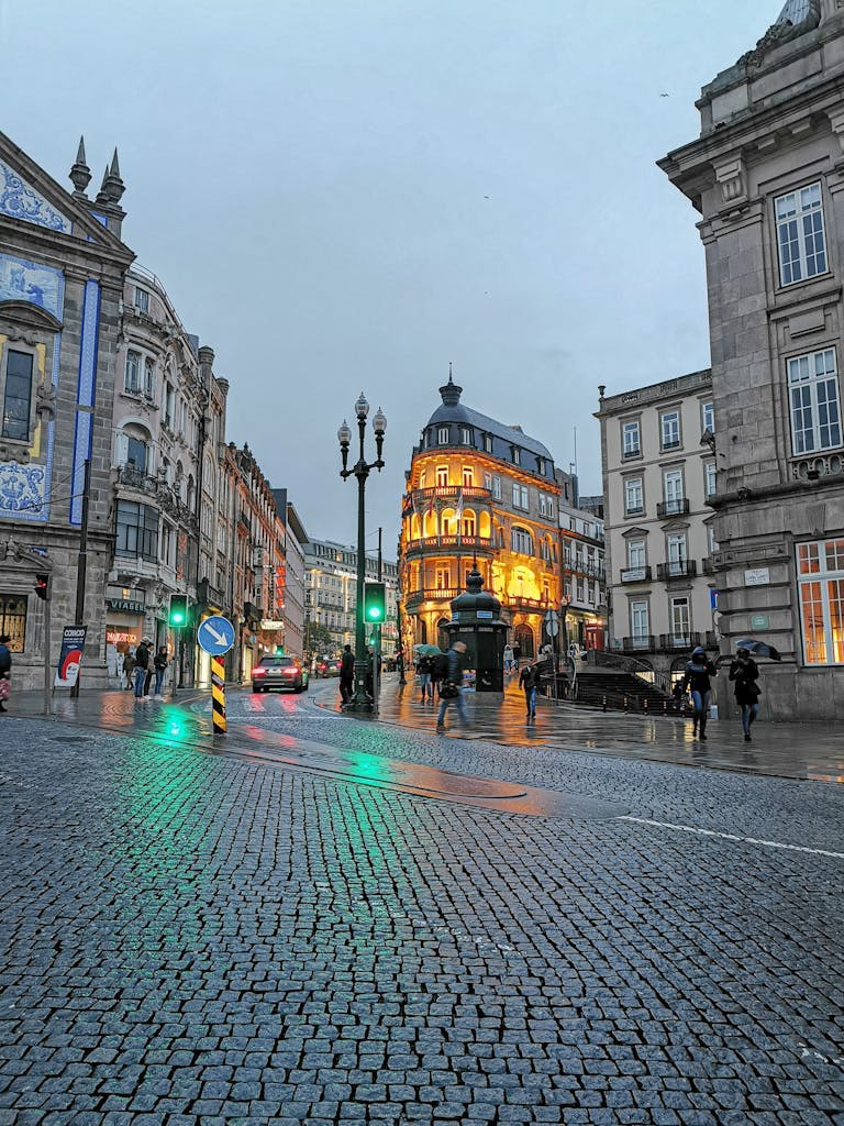 What to do in Porto when it rains: 19 ideas to escape the rain — A