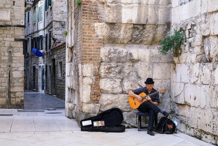 Free music performances in Split