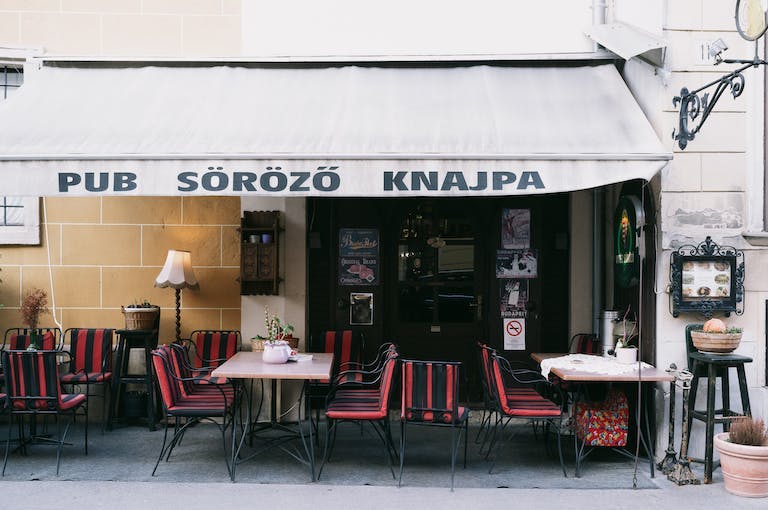 Romantic dining in Budapest