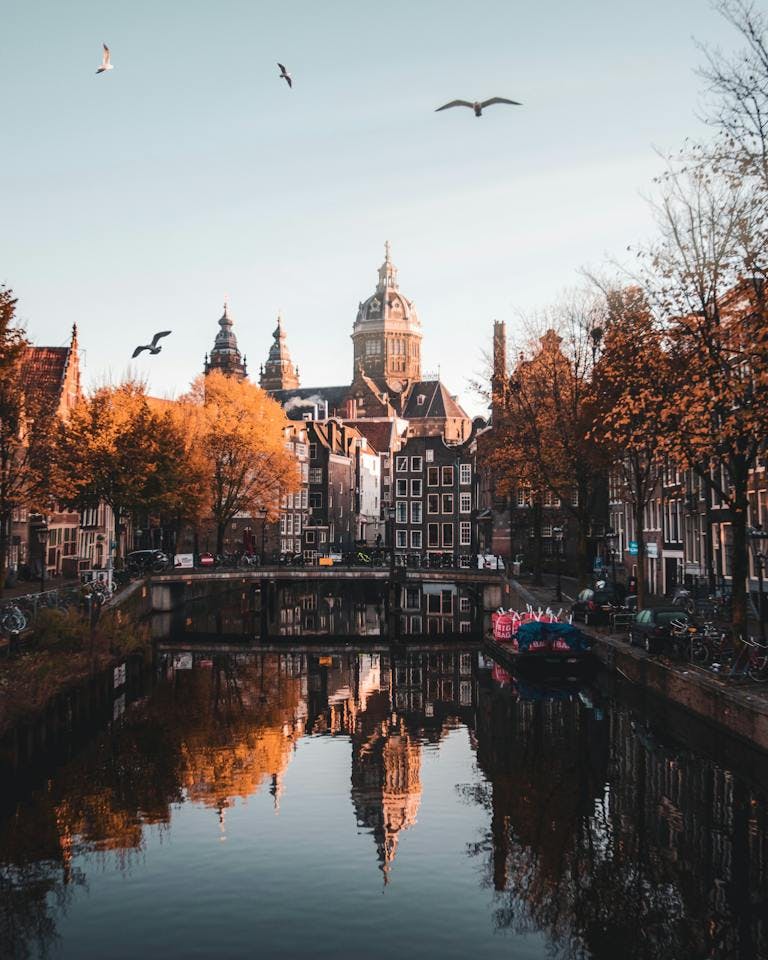 How to travel in Amsterdam on a budget