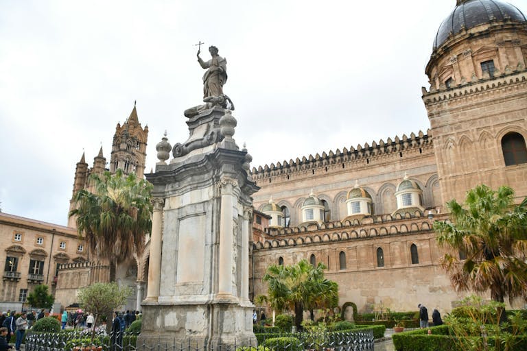 Cattedrale di Palermo, costruito in stile normanno, moresco, gotico, barocco e neoclassico.