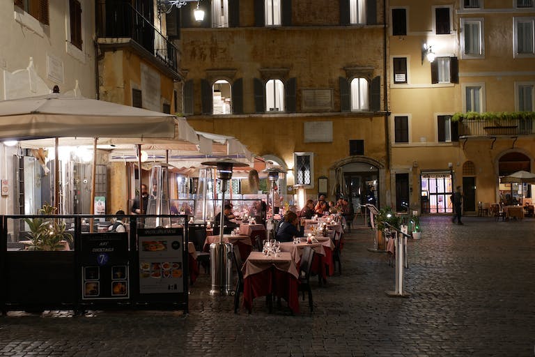 Romantic restaurants in Rome