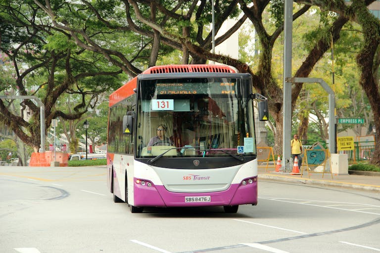 How to get around Singapore by bus