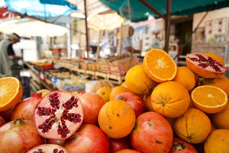 Mercato della frutta in Sicilia. 