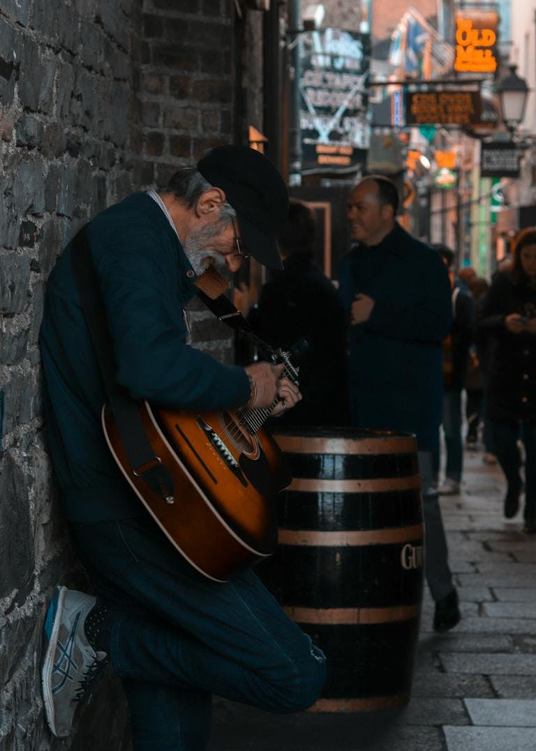 Street musician in Dublin, Ireland