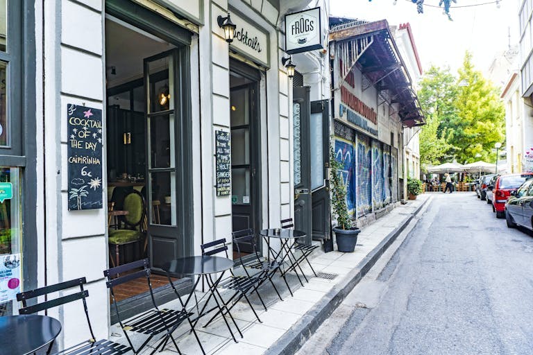 Romantic locations for dinner in Athens